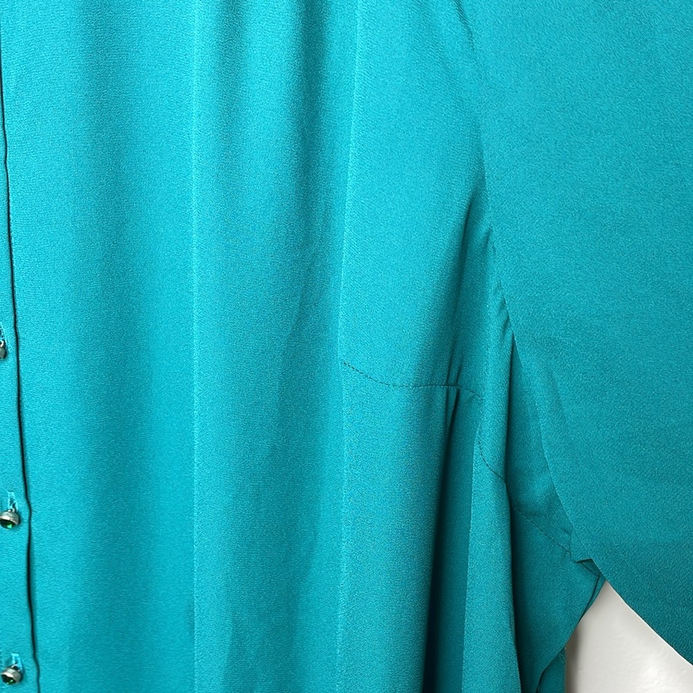 TORRID Button Front Blouse Green MADISON Rhinestone Buttons Long Sleeve NWT 5X - Picture 6 of 15